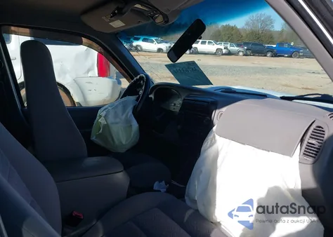 2000 Ford Explorer Xlt from USA, damaged, VIN 1FMZU73E8YZB69973